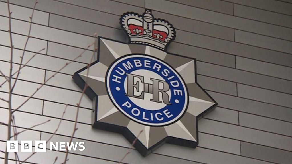 Ex-Humberside Police insp Ian Walpole charged with child sex offences