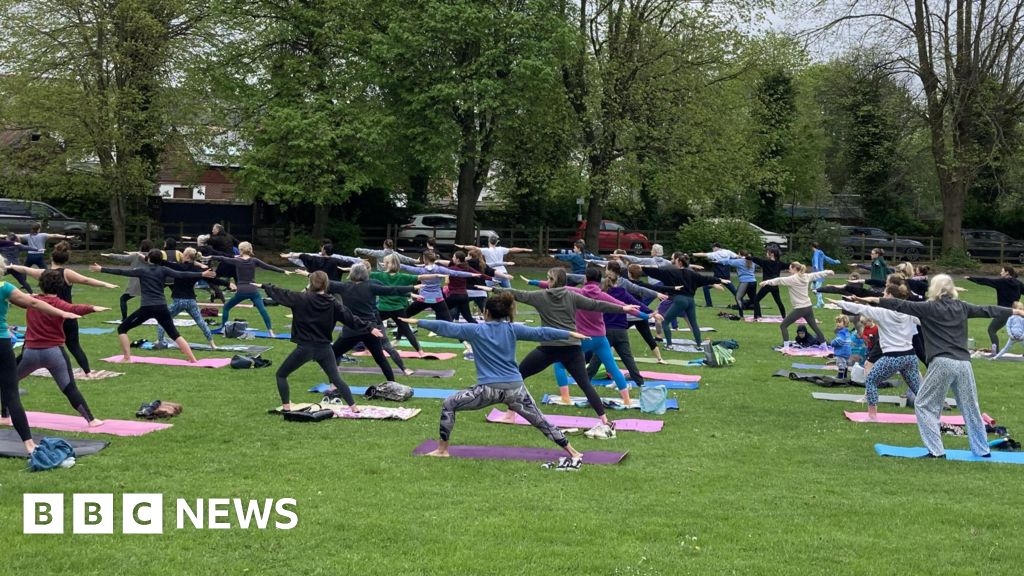 Free yoga sessions for people in north Devon