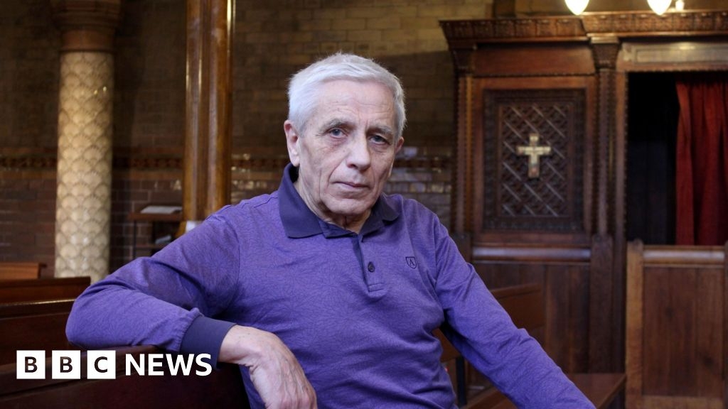 Ukrainian refugees give back after London centre helps them