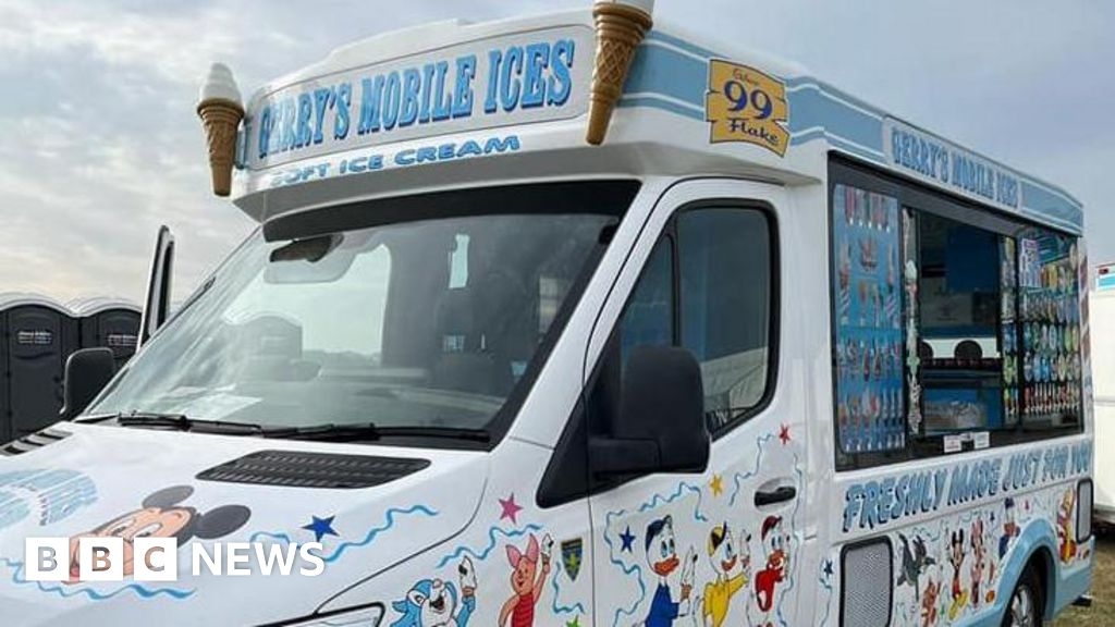 Royston pays tribute to much-loved ice cream man who died