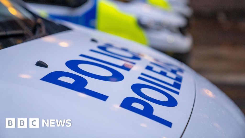 Teenager serious injured after Glasgow street stabbing
