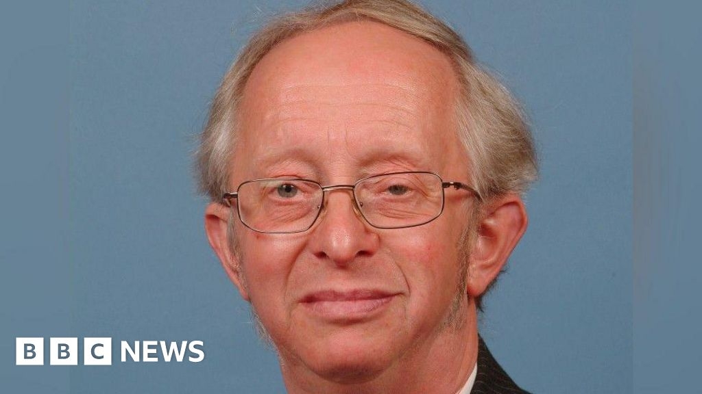 Tributes to Wolverhampton ex-mayor who served city for 38 years