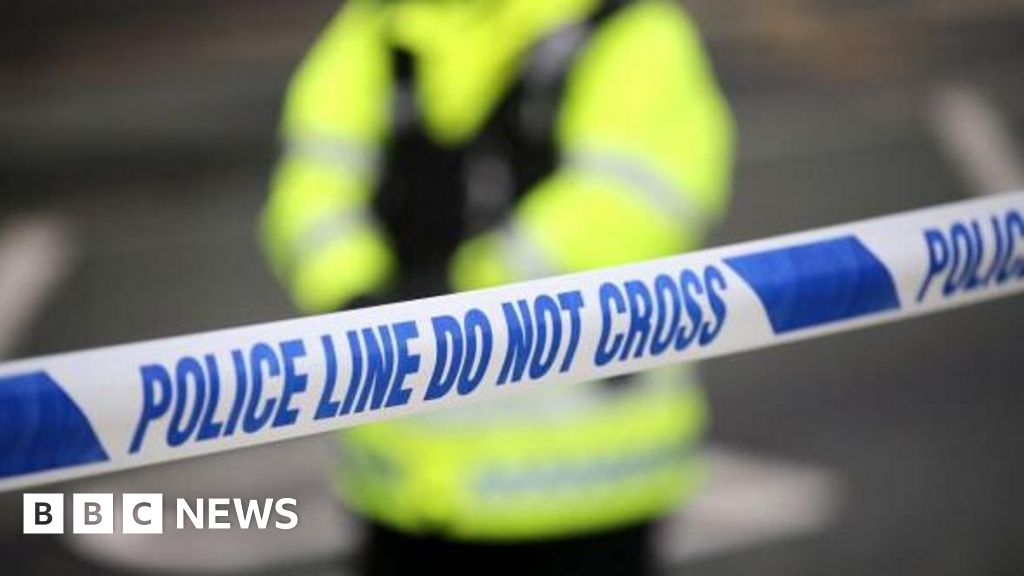 Liverpool: Pedestrian hit by bus in city centre dies