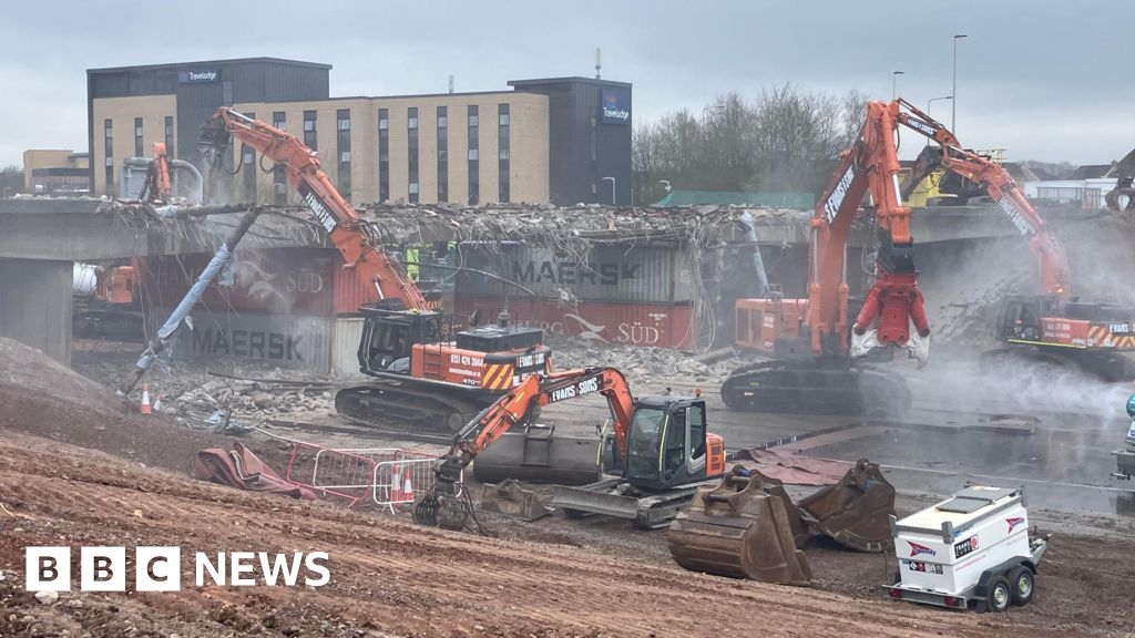Mystery sign swap, M4 bridge demolition and a smelly town