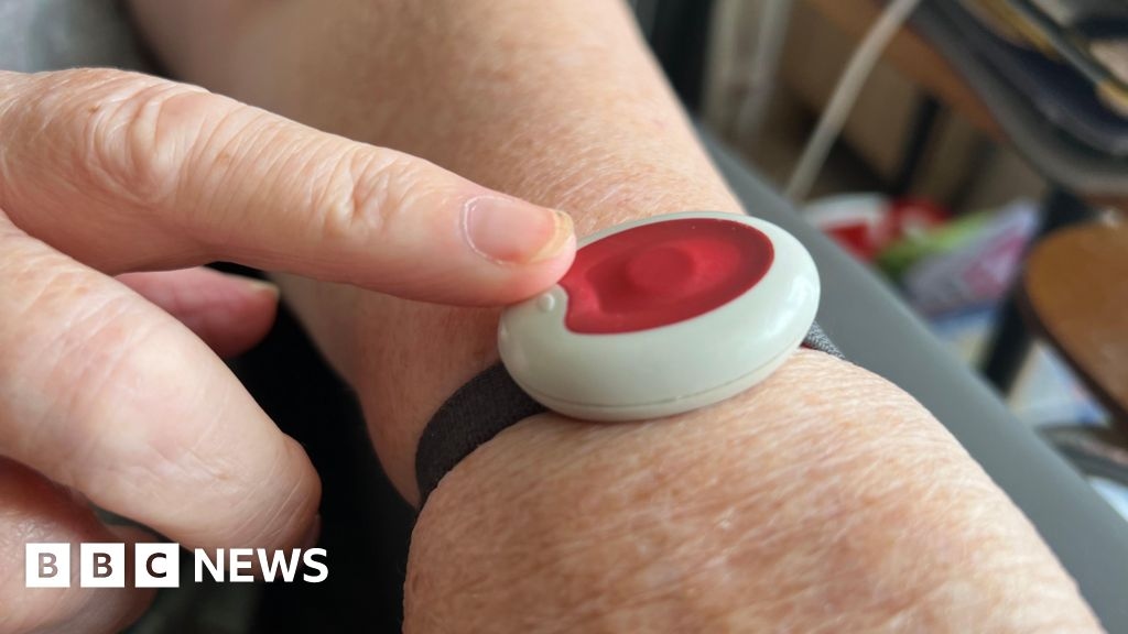 Guernsey woman feels at risk after nurse alarm failure