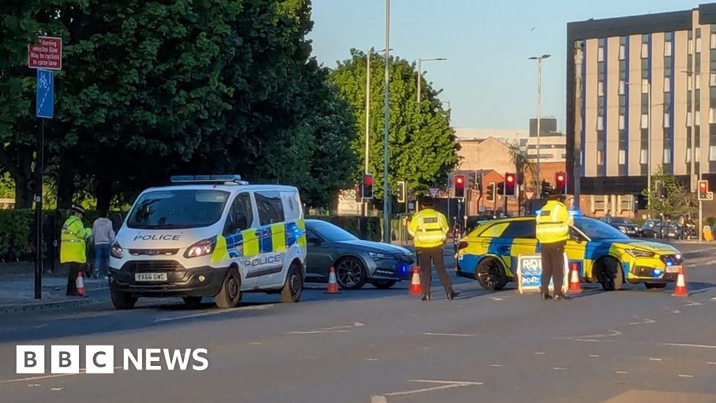 Man seriously injured after being hit by car on Spring Bank, Hull