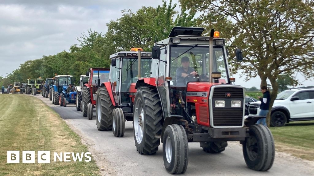 Tractor run remembers New Year's Day crash victims William and Olly
