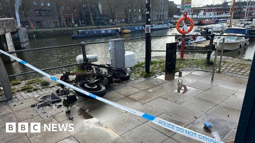 'Reckless' Bristol gang attack police and set fire to e-bike
