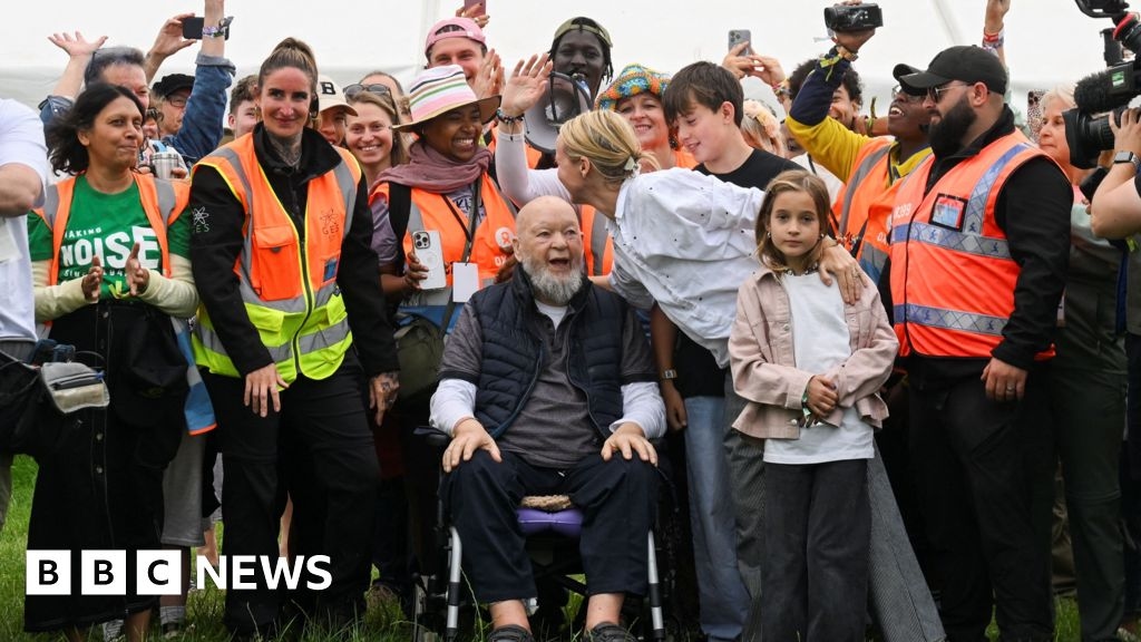 Queues, crowds and excitement as Glastonbury Festival 2025 begins