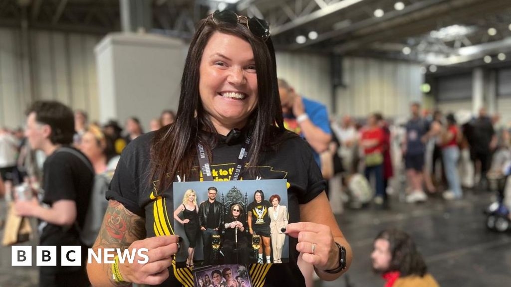 Ozzy Osbourne fans' joy after paying £666 for Comic Con meeting