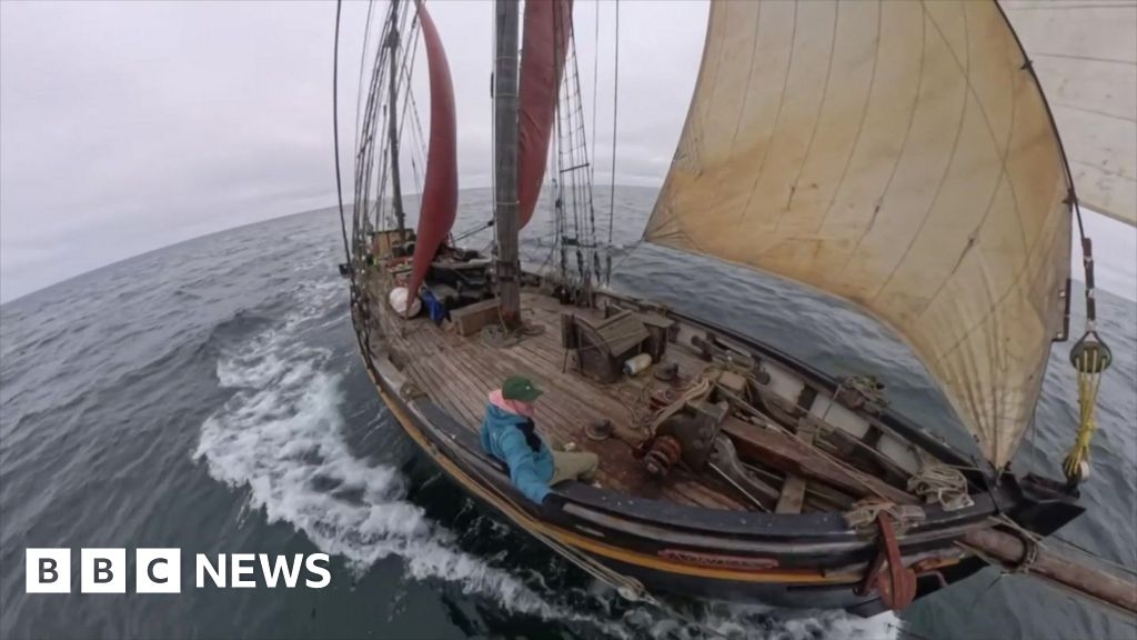 Fishing vessel returns to Lowestoft home after 100 years