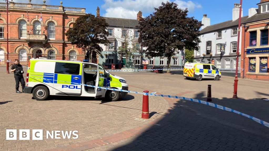 Man injured in street fight in Ilkeston dies in hospital
