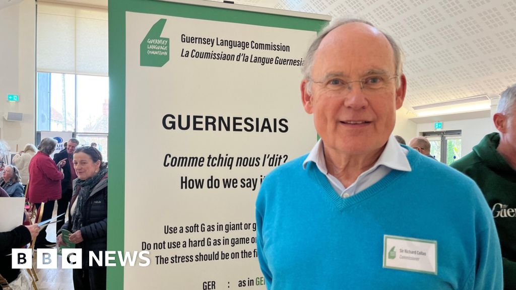 Songs and games at Guernesiais language event