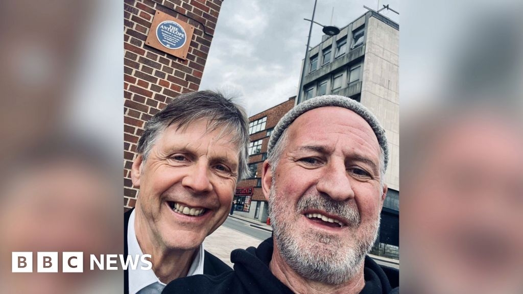 Pair install blue plaques for Stoke-on-Trent's lost nightclubs