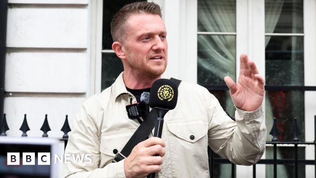 Tommy Robinson pleads not guilty to harassment of journalists