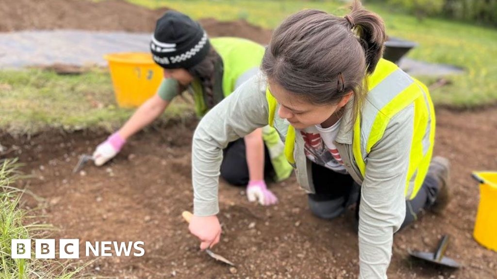 Next generation of Cambridge archaeologists to train on hillfort