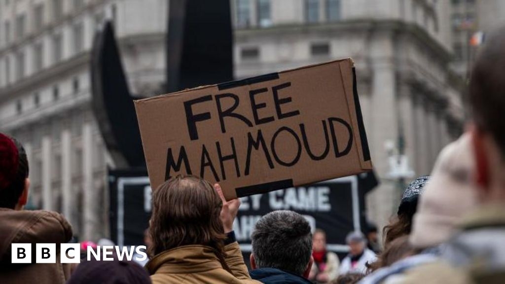 Mahmoud Khalil: US judge to rule on Columbia student's deportation