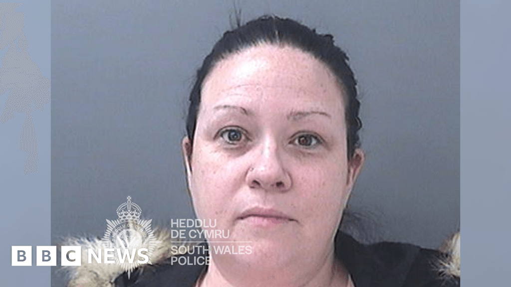 Police staff jailed for passing details to drug dealer boyfriend