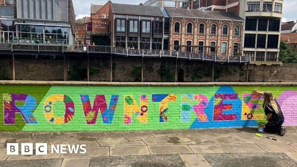 Mural dedicated to Joseph Rowntree unveiled in York park