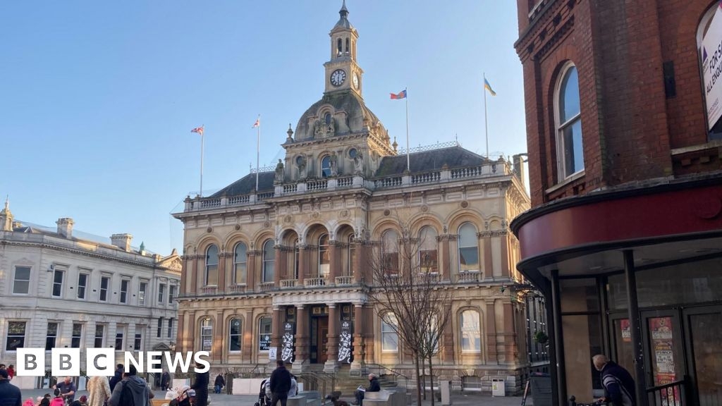 Suffolk's district council leaders oppose one unitary authority