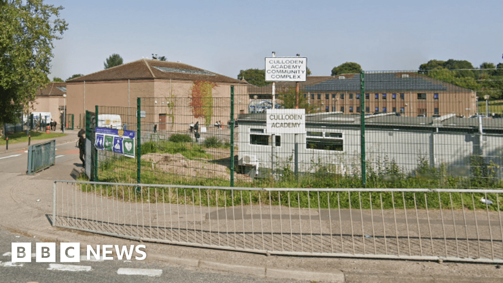 Inverness' Culloden Academy remains shut because of water supply