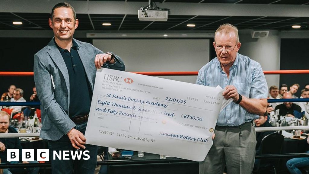 Pig farmer's £20k press-up fundraiser for St Paul's boxing club