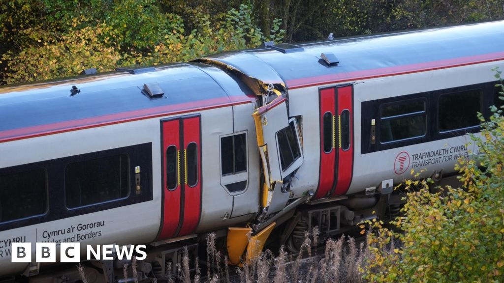 Powys train crash: Safety checks not done before fatal collision