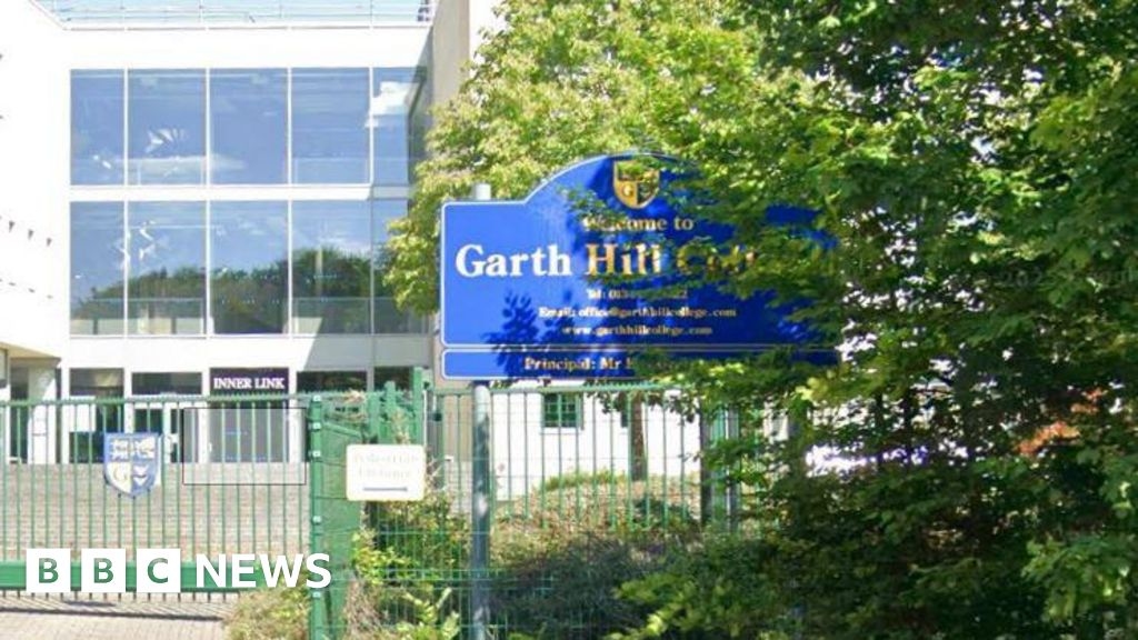 Teacher banned for sending "sexual" messages to Bracknell student