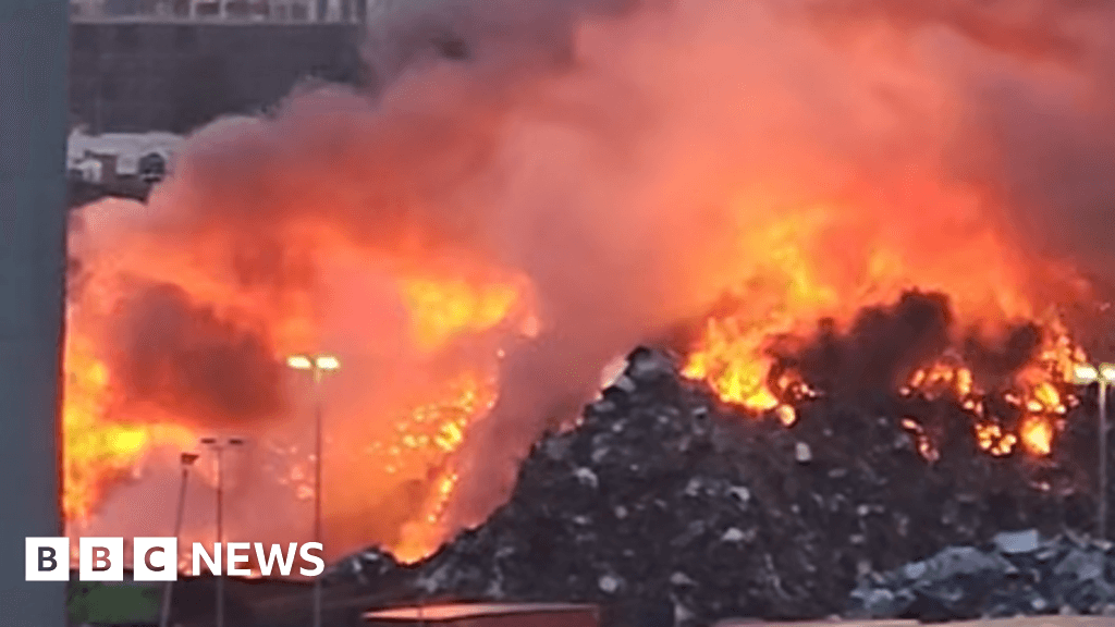 Kent Fire and Rescue tackle Gravesend recycling centre blaze