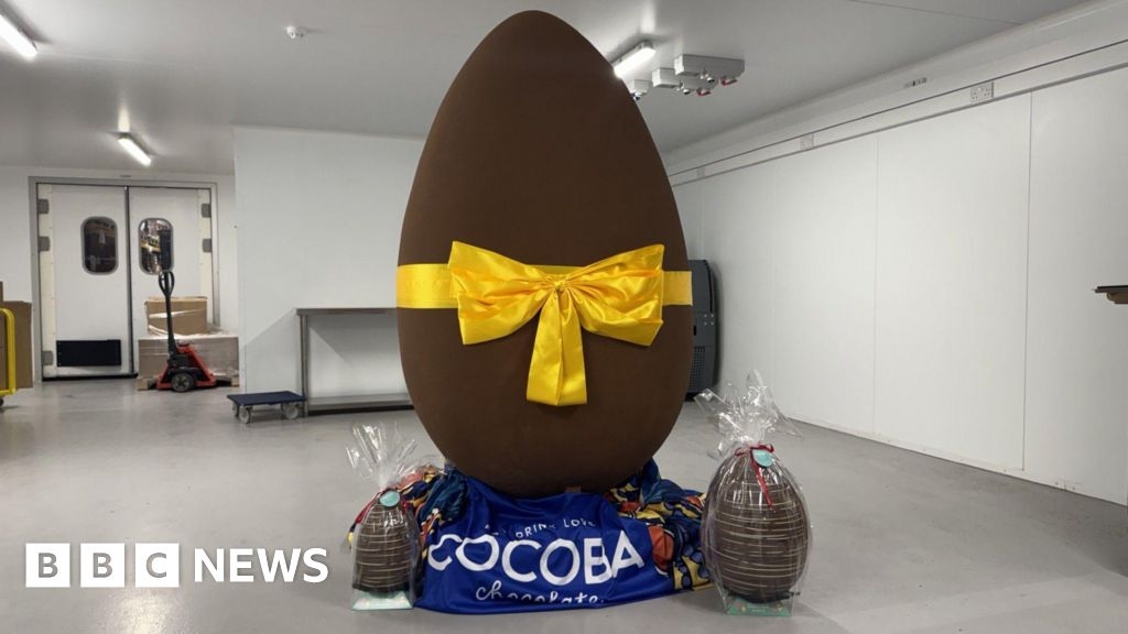 Strood chocolatiers unveil 'UK's largest' 300kg Easter egg