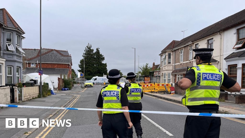 Swindon road cordon remains as murder investigation continues