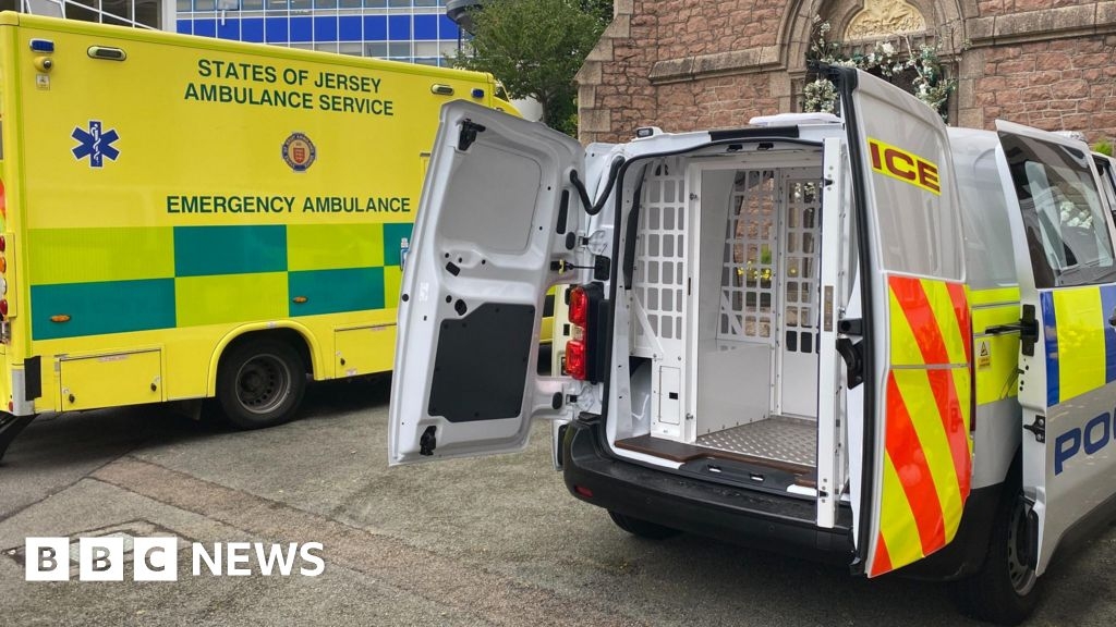 Frazer Irvine inquest hears ambulance calls to police 'not safe'