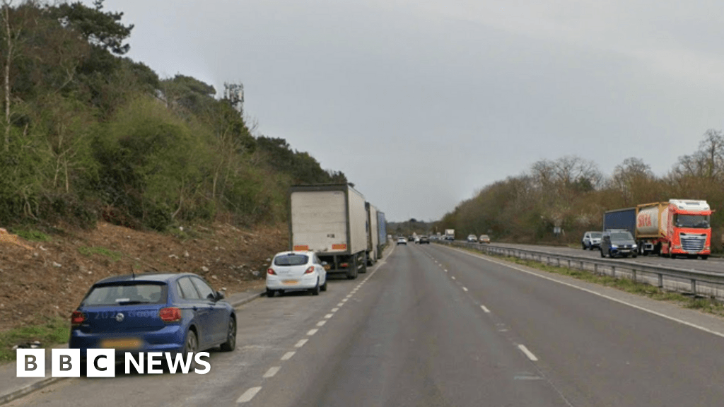 Weekend road closures planned for A320 near Ottershaw
