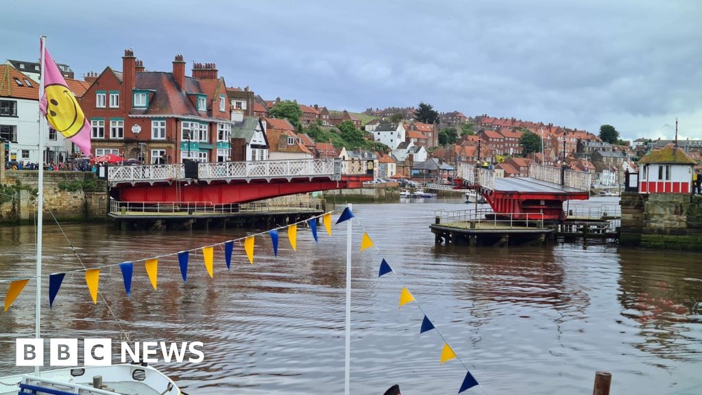 Whitby: Swing Bridge could be 'flexibly pedestrianised'