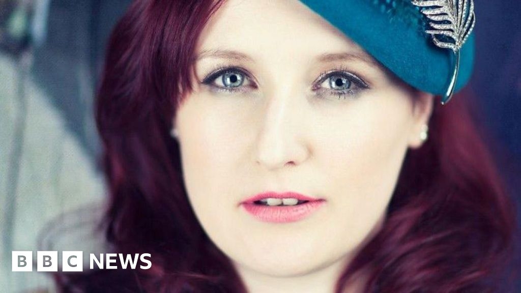 The singer who's swapped burlesque nights for tea dances