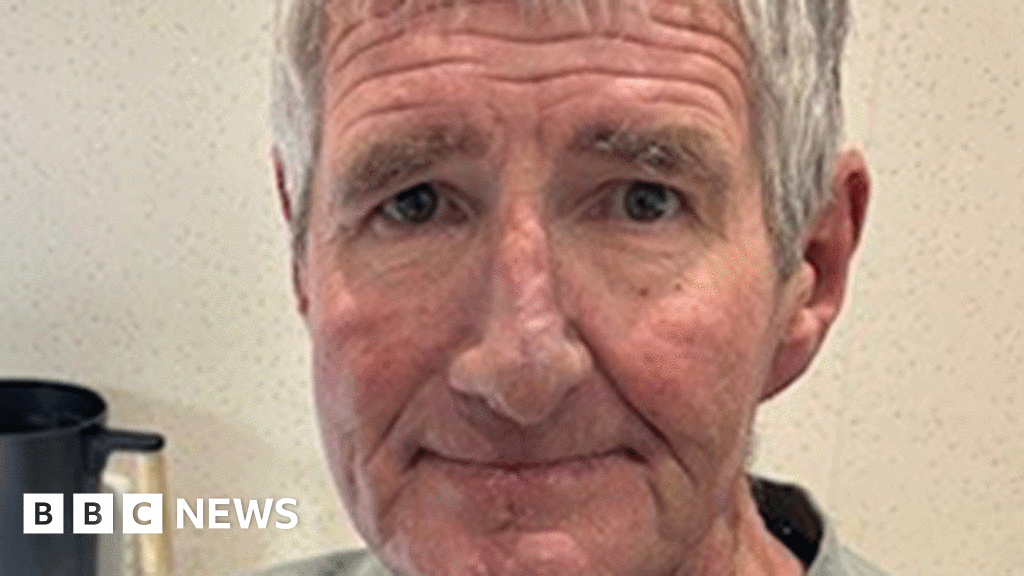 Blind veteran makes candles for VE Day