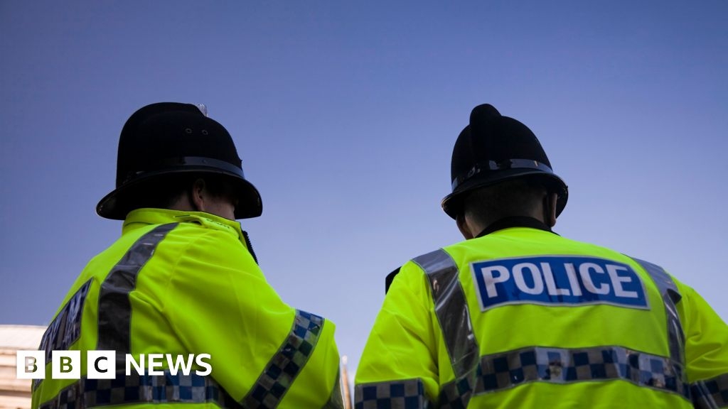 Senior Warwickshire police officers accused of sending inappropriate messages