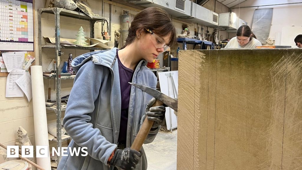 Gloucester Cathedral apprentice stonemason aims to make history accessible