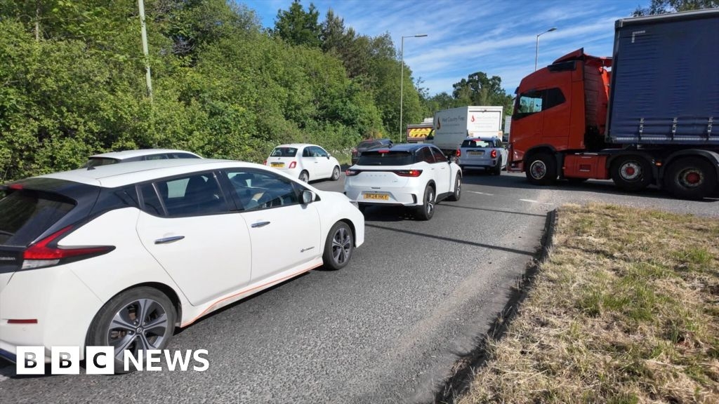 Roadworks on Southampton's Redbridge flyover cause major delays