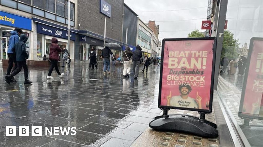 Leicester: 'Hard core' expected to ignore single-use vape ban