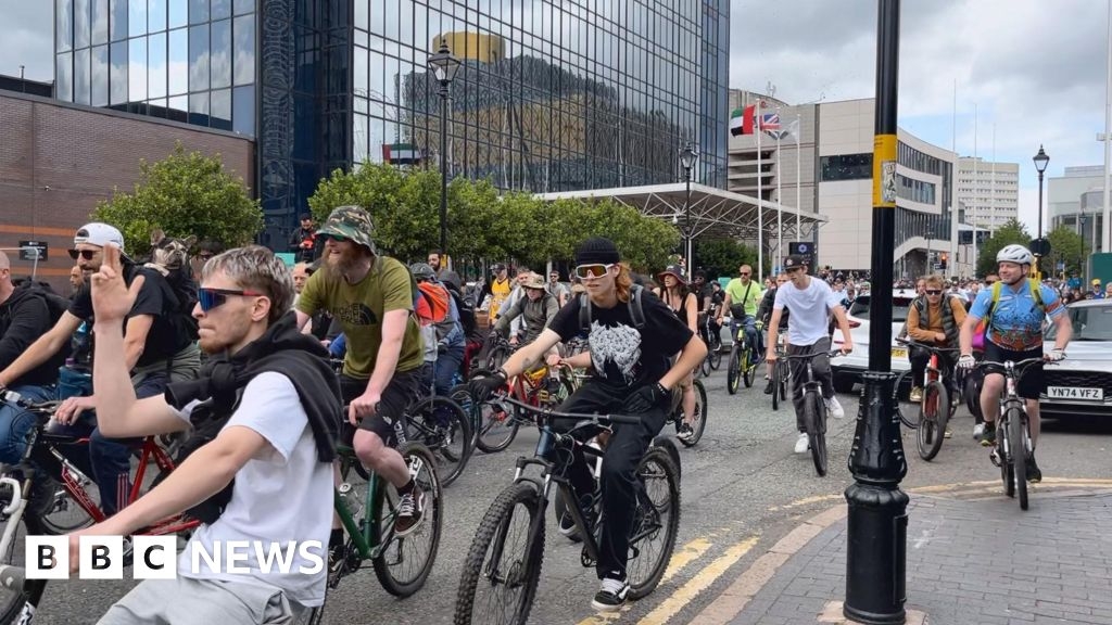 DJ On The Bike Dom Whiting hosts Birmingham cycling rave