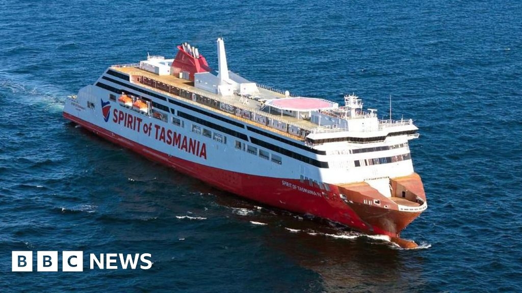 Australian 'fiasco' ferry ordered to leave Edinburgh