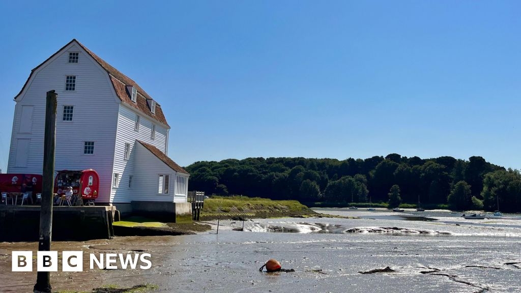 Blue plaque for Woodbridge Tide Mill benefactor