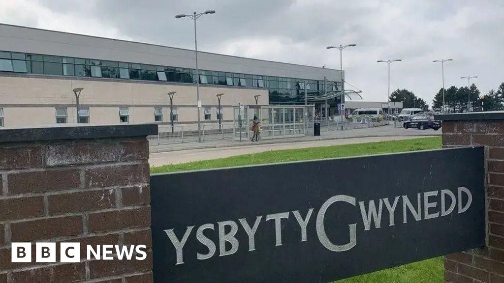 Bangor: Hospital roadworks set to cause 'significant disruption'