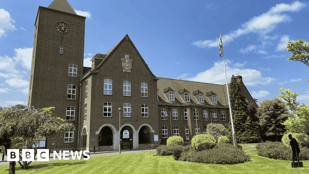 Spelthorne by-election set as councillor steps down