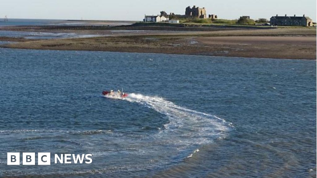 Two rescued after being thrown from water bikes off Piel Island