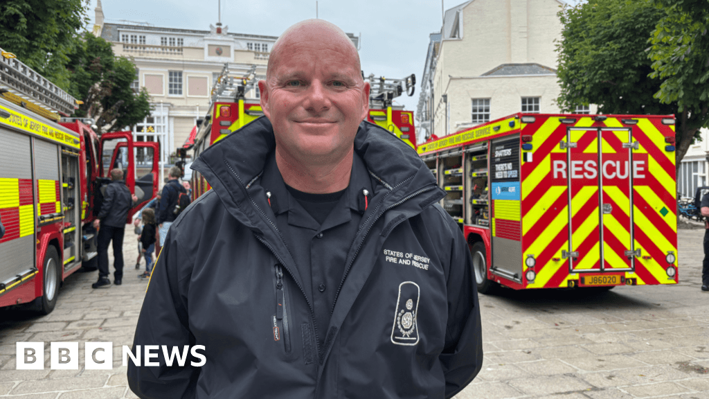 Jersey firefighters fundraise after Bicester colleagues killed