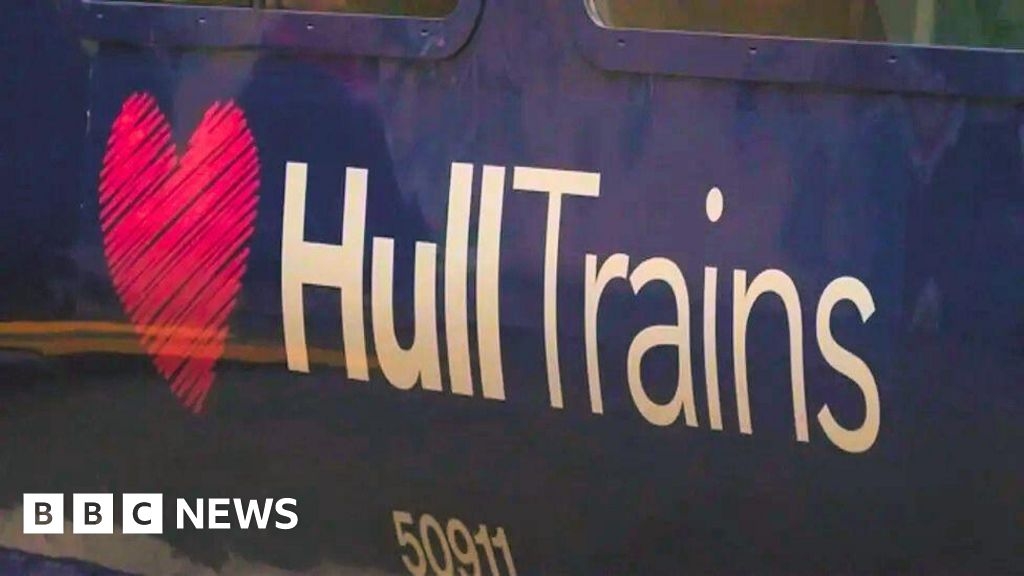 Hull Trains drivers to strike over colleague's sacking, Aslef says
