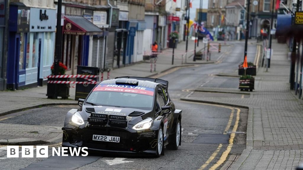 The town centre that turns into a 100mph racetrack