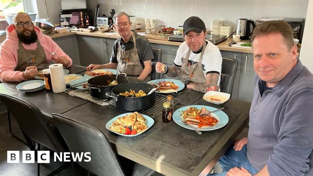 Gloucester cooking sessions 'give homeless veterans independence'